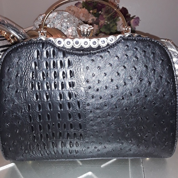 Elegant handbags - Picture 2 of 3